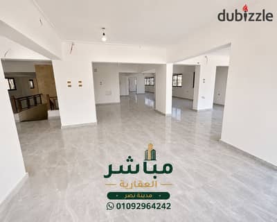 For rent | Entire administrative/commercial floor – 500m²  Prime location on a main street – two facades (corner) and excellent visibility.   Suitable for major companies, brands, banks, clinics, medical centers, and trade exhibitions.