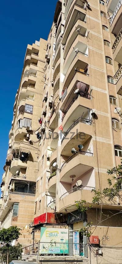 للبيع شقه ١٦٠ متر اول نمره من الكورنيش