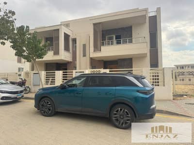 Luxury Twin House for Sale in Vevins Compound, El Shorouk 390 m