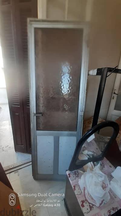 باب حمام او بلكونة الوميتال
