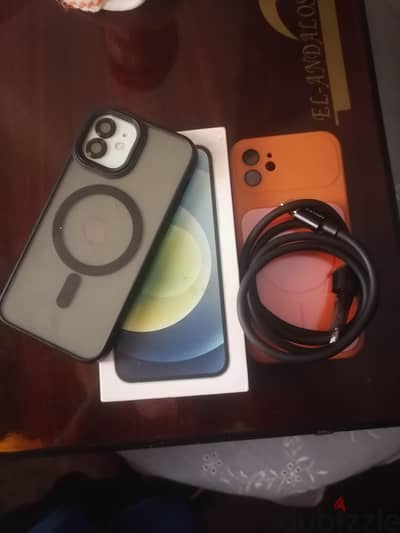 آبل - آيفون 12 بيع أو بدل بجهاز أقل