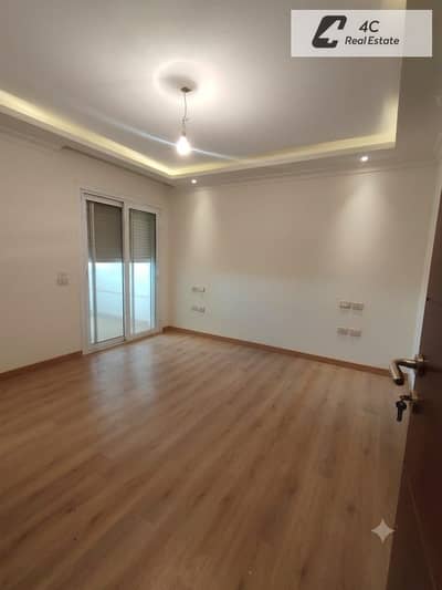 شقة استلام فوري متشطبة بالكامل بالتكييفات والشتر أول سكن ريسيل بأقل من سعر السوق في Hyde Parkالتجمع الخامس بالقرب من الجولدن سكوير وشارع التسعين للبيع