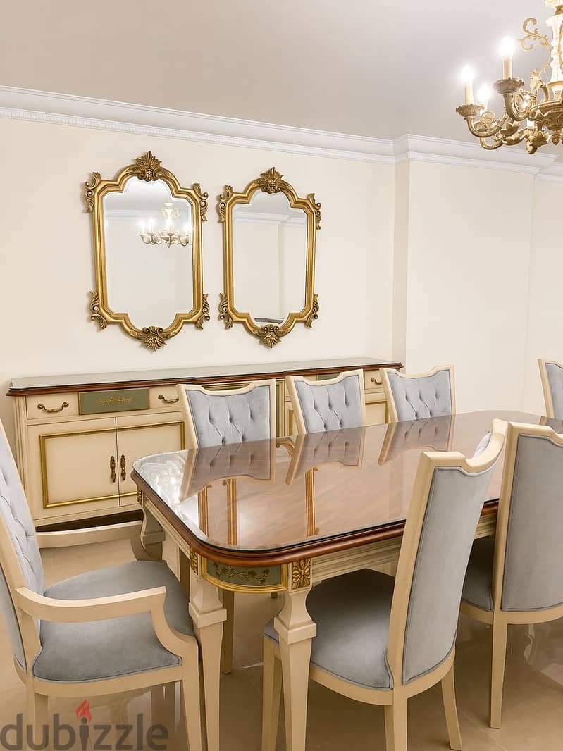 Classic dining table 3