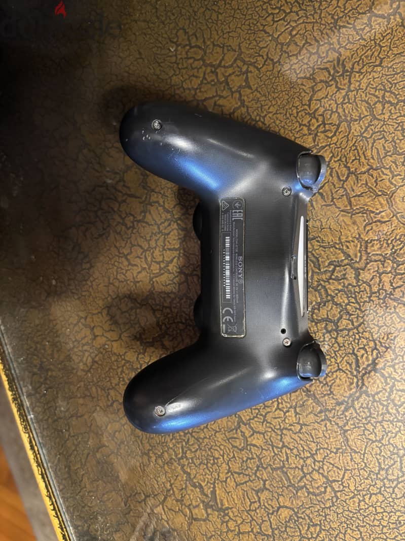 PlayStation 4 controller 2