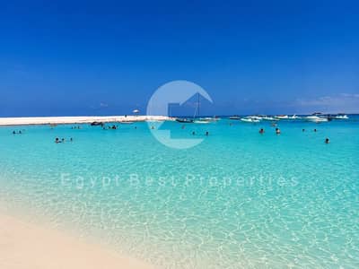 شاليه رائع بمقدم ١٠٪ بس في بيت البحر سيدي حنيش، وتقسيط على ٨ سنين