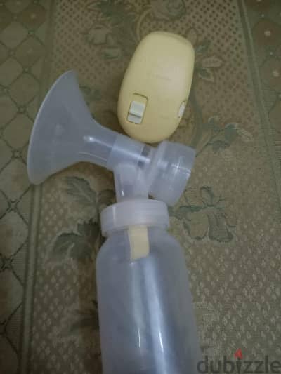 إمكانية الشحن  ميديلا شفاط الحليب الكهربائي Medela