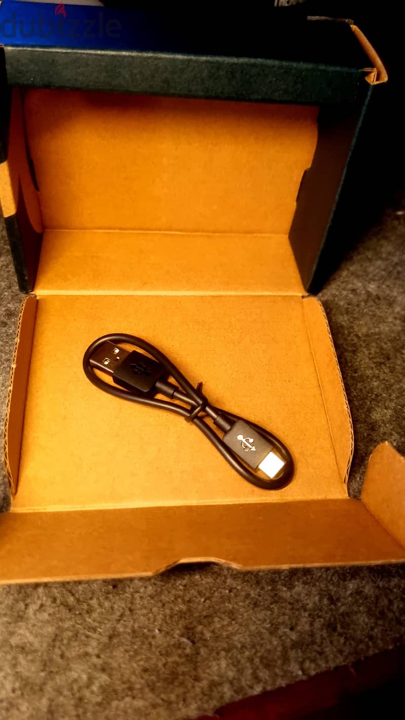 Earbuds poly voyager 60 UC 13