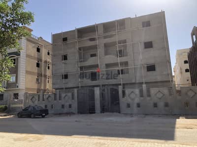 للبيع شقه ١٦٥ متر دور خامس استلام ست شهور داخل فله بمنطقة ١٢٧ فدان