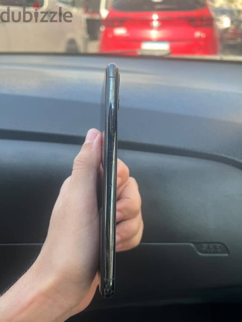 Apple - iPhone 11 Pro Max 1