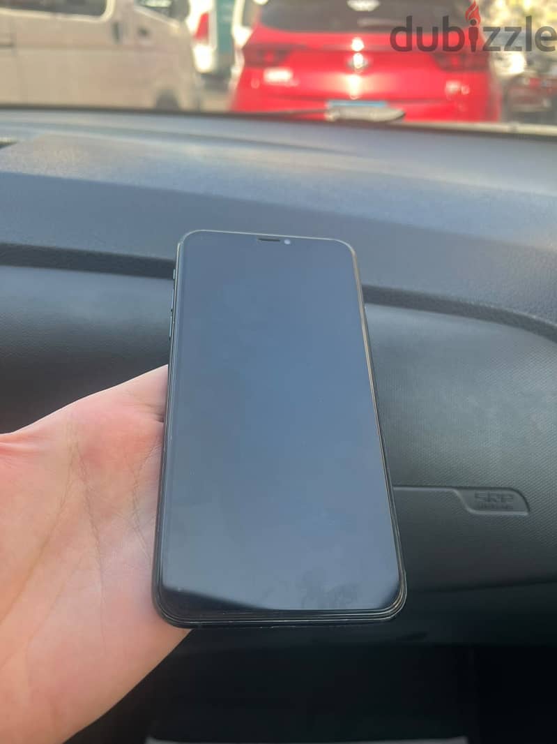 Apple - iPhone 11 Pro Max 2