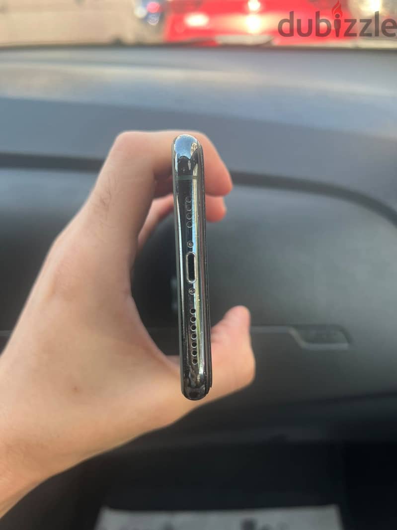 Apple - iPhone 11 Pro Max 3