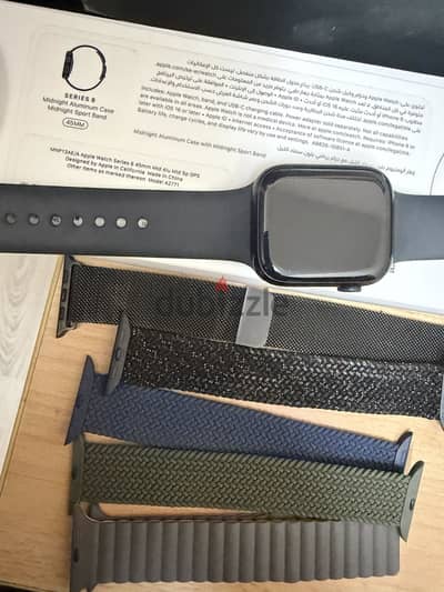 Apple watch 8 45 mm with 5 extra straps
