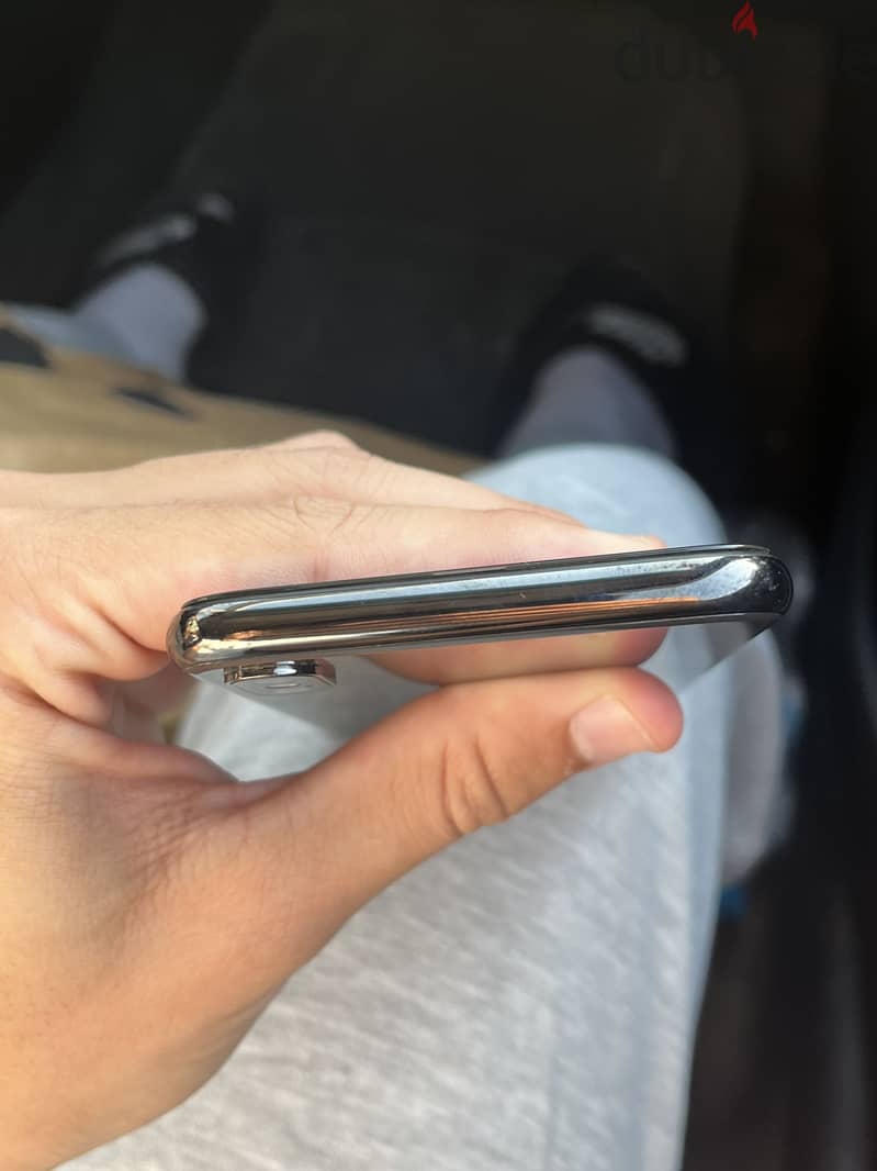 Apple - iPhone X 4