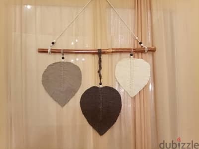 دي حجات كده hand made  معموله بحب وشكلها تحفه