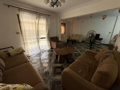 شقة المندرة بحري جمال عبد الناصر بجوار حسني للمشويات خطوات من البحر