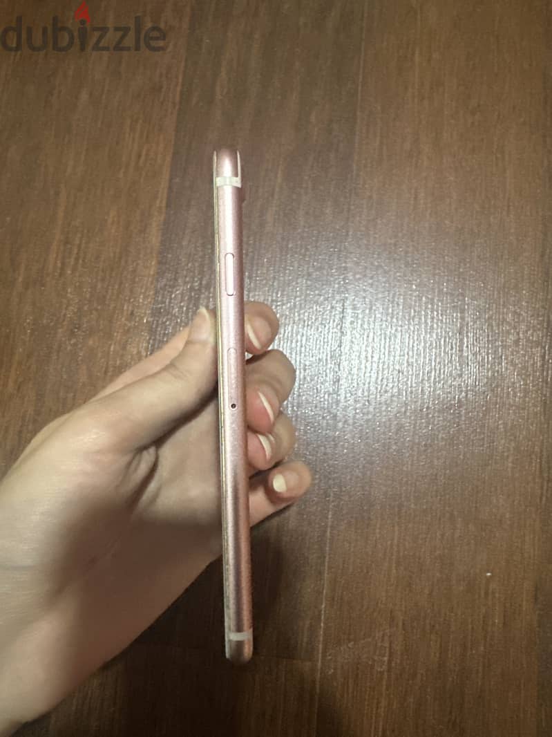 Apple - iPhone 7 4