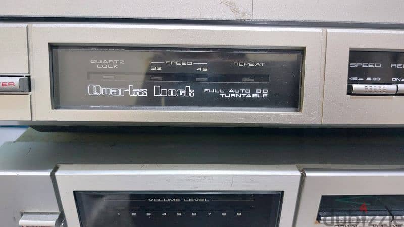 Akai AM-U330 11