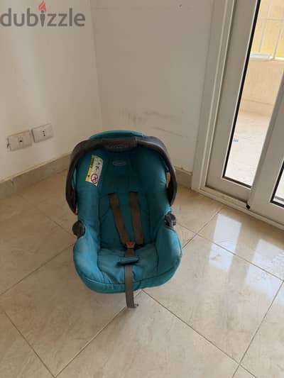 عربه اطفال وكارسيت حاله ممتازه