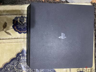 Ps4 حالة نضيفة مع لعبة uncharted