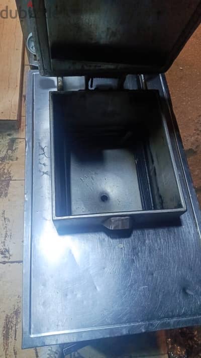 ماكينة بروست ضغط (Pressure Fryer 600)،
