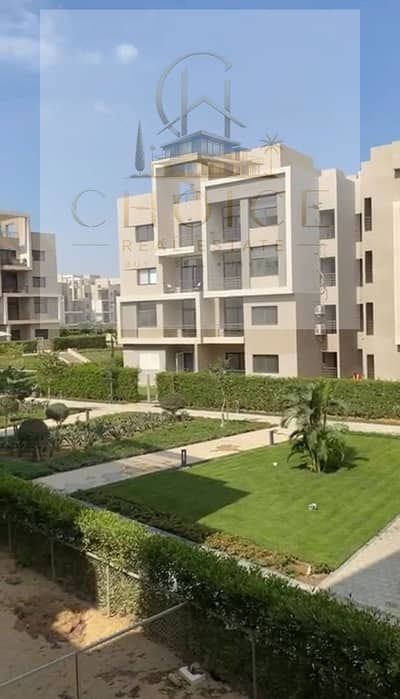 شقه  3 غرف  بجاردن  ريسيل  للبيع  في فيفيث  سكوير المراسم  متشطبه  بالتكيفات  والمطبخ  و البوتجاز جاهزه علي السكن