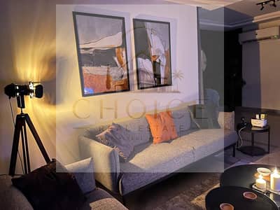 A great deal on a lagoon apartment, resale from the owner, finished to a super deluxe standard, ready to move in, in Mountain View Hyde Park, Fifth Se