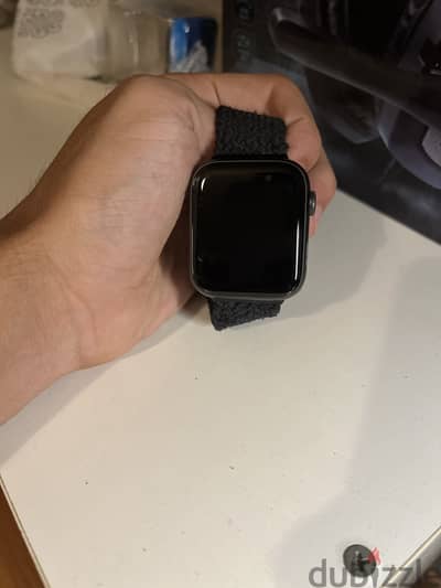 apple watch series 5 need battery