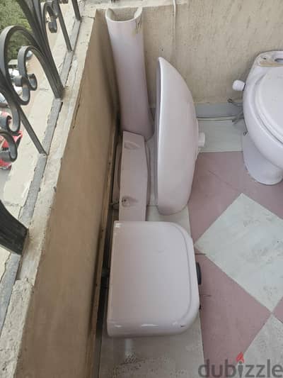 طقم صحي قاعدة وحوض بكل مشتملاتهم