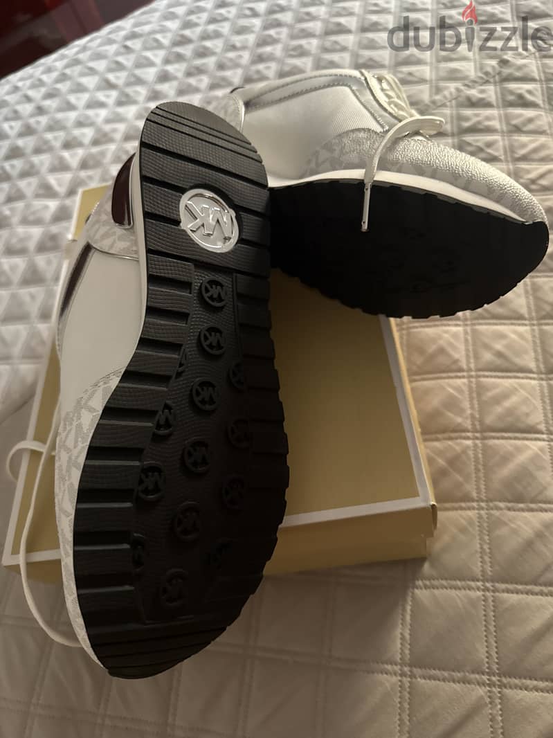Michael Kors 4
