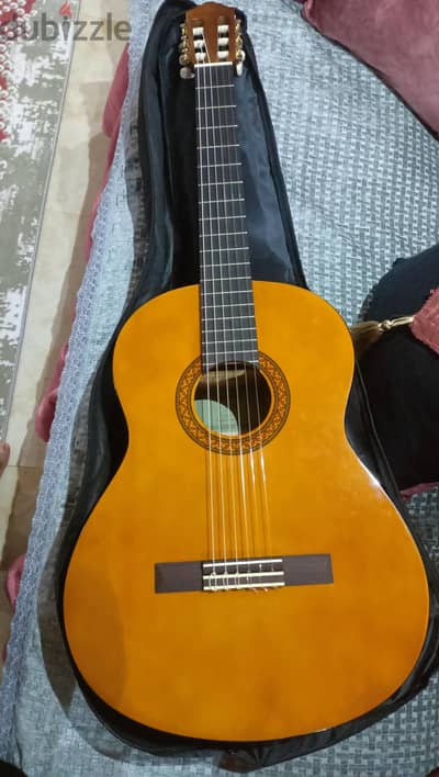 جيتار ياماها c40