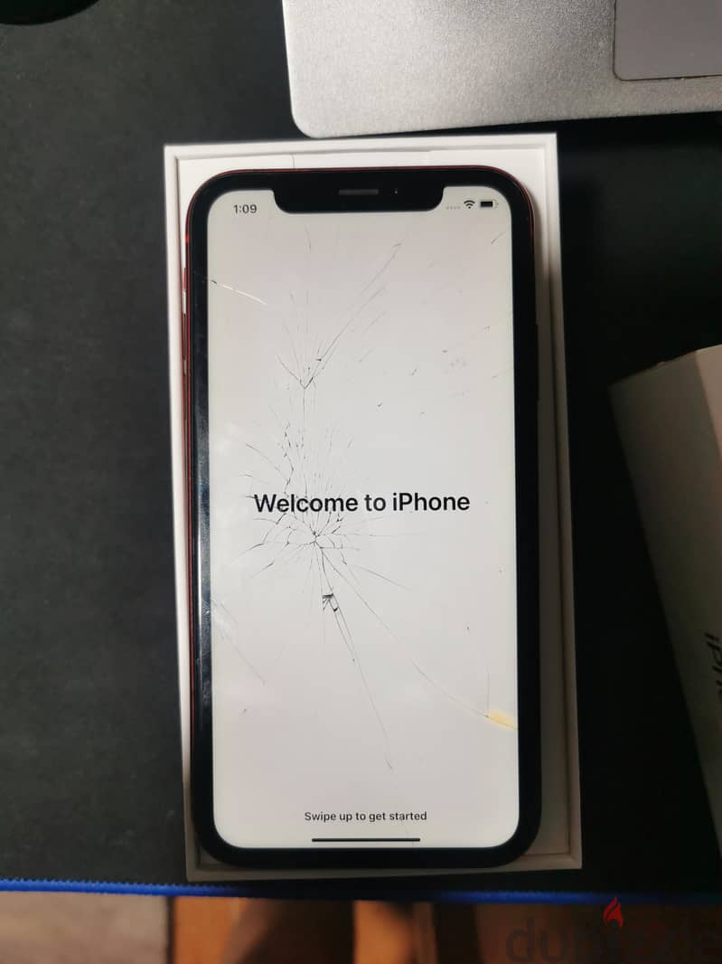 Apple - iPhone XR 1