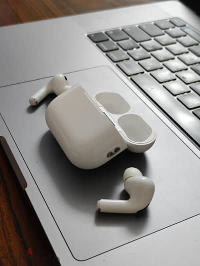 Airpods Pro 3 with all accessories and waranty