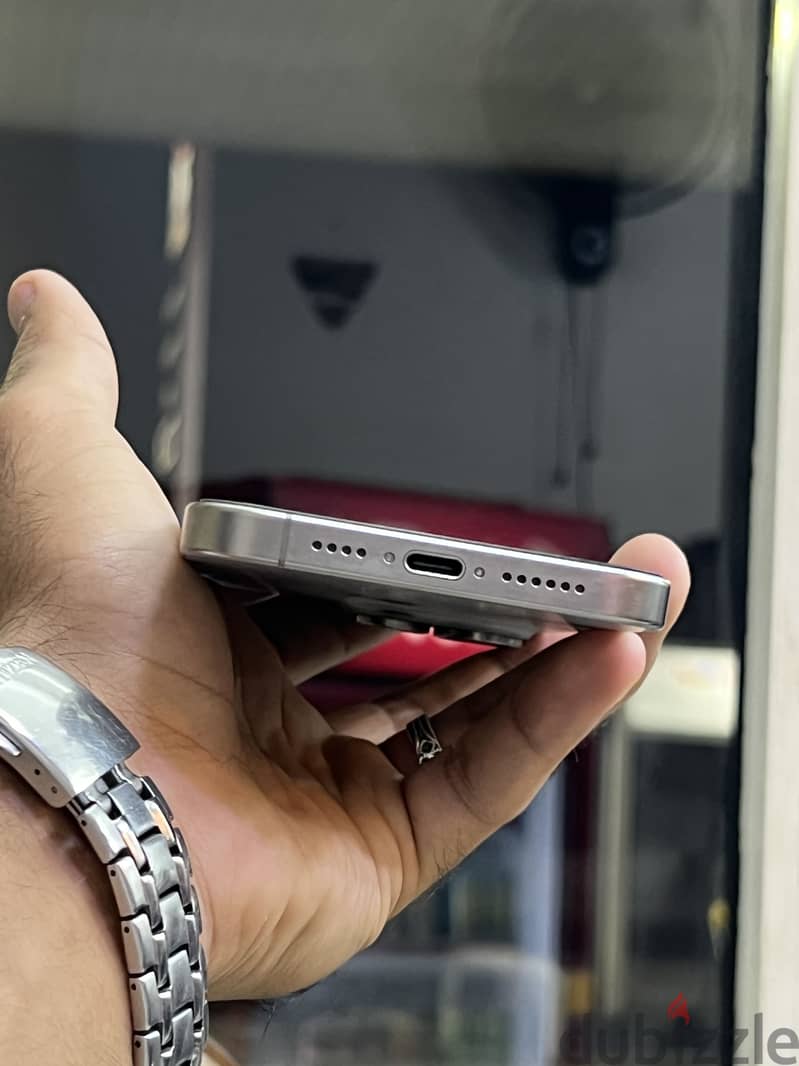 Apple - iPhone 15 Pro Max 4