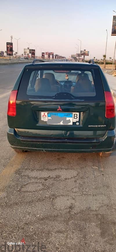 ميتسوبيشي سبيس ستار 2001