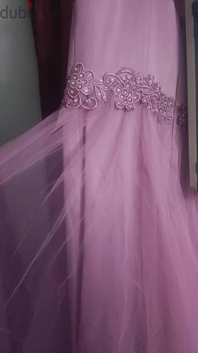 فساتين سواريه