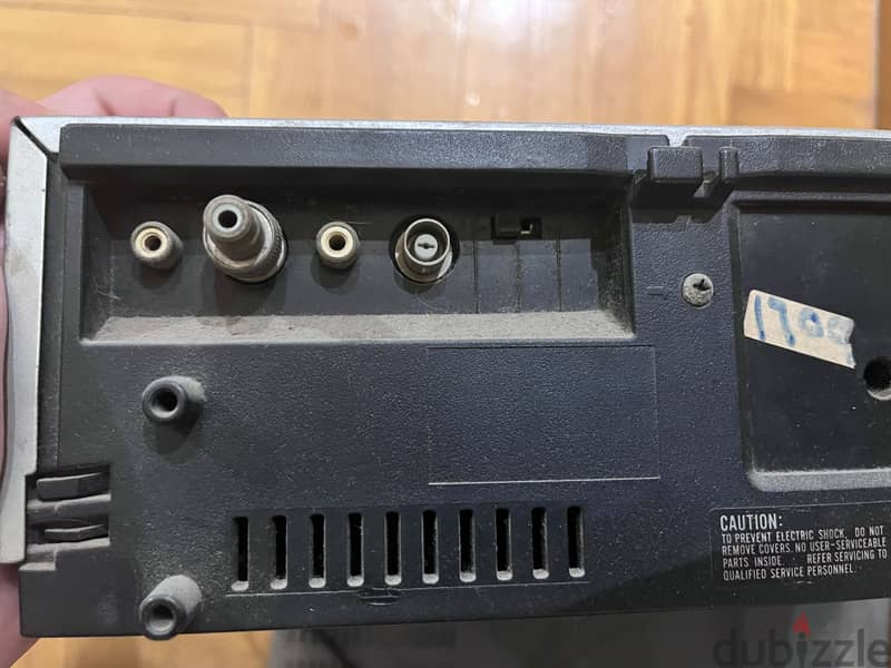 DVD player JVC original . . needs maintenance 1