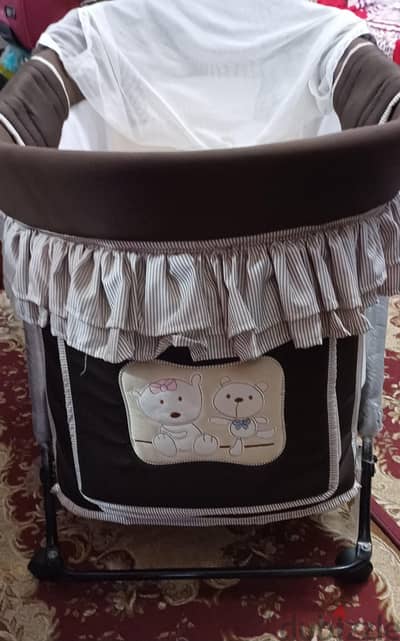 سرير اطفال استعمال نظيف