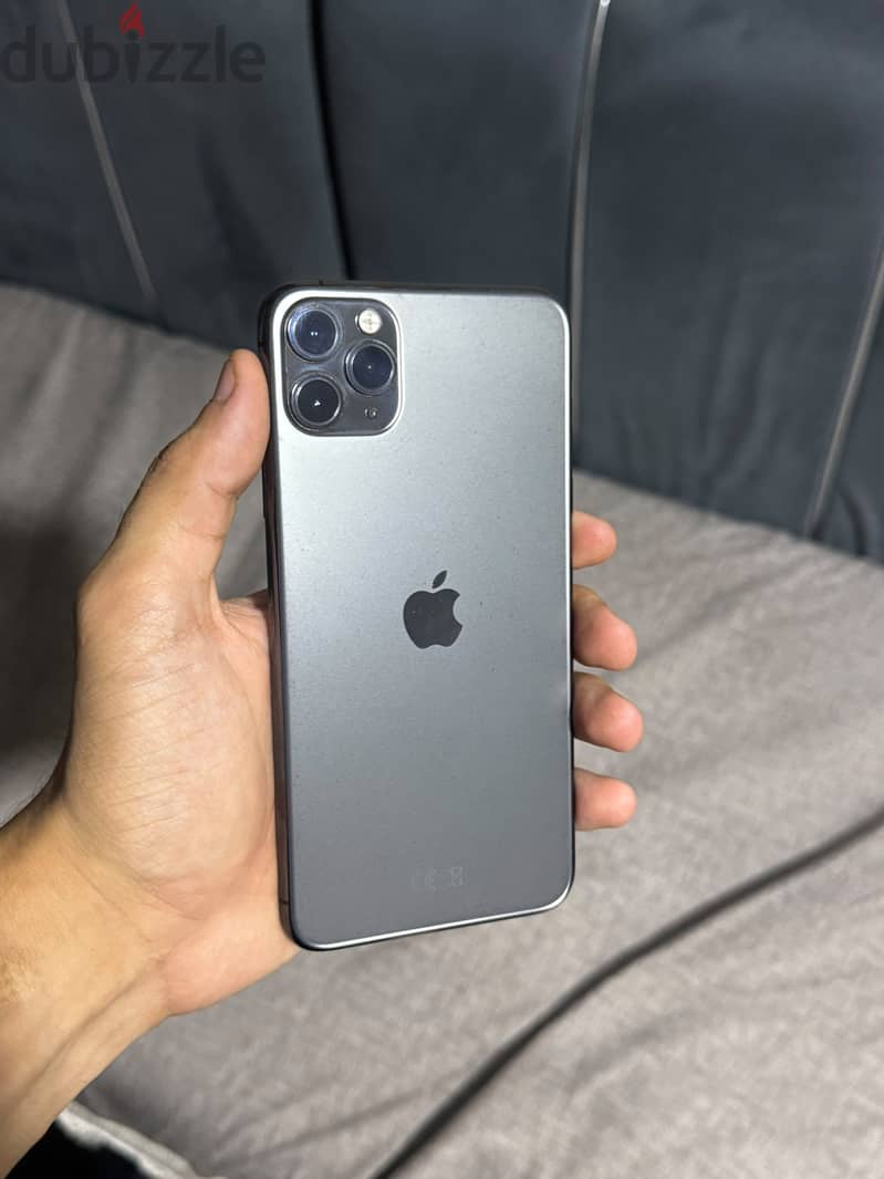 Apple - iPhone 11 Pro Max 2