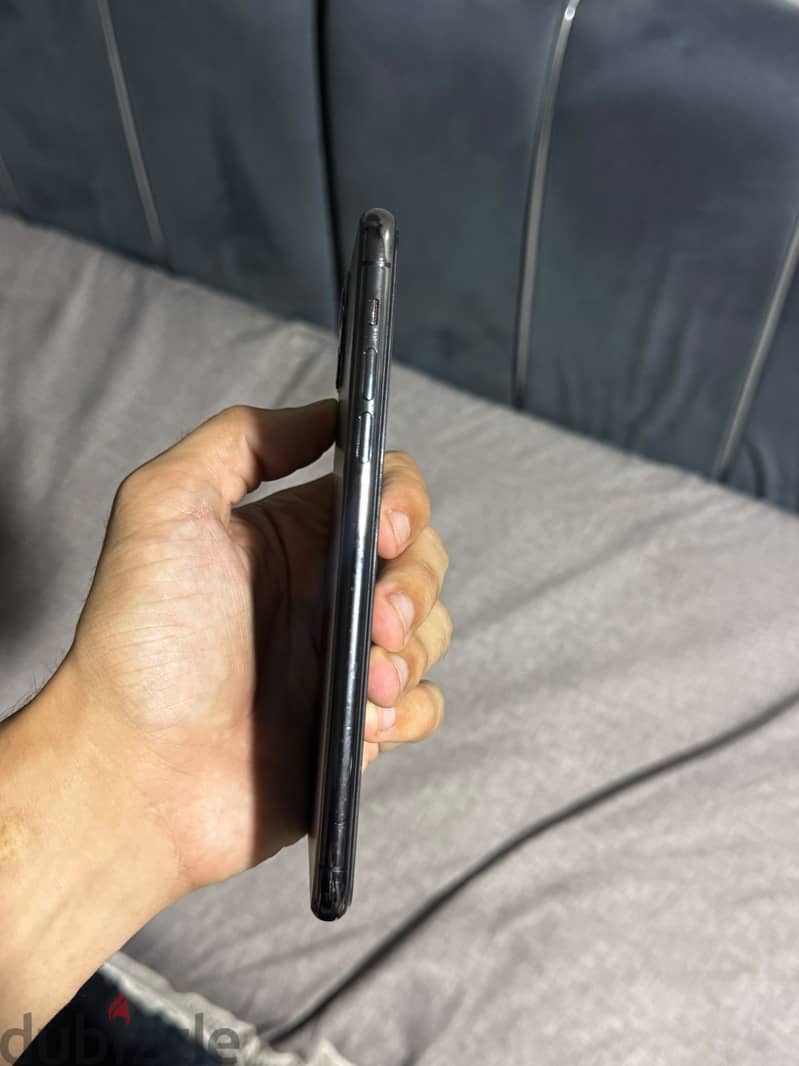 Apple - iPhone 11 Pro Max 3