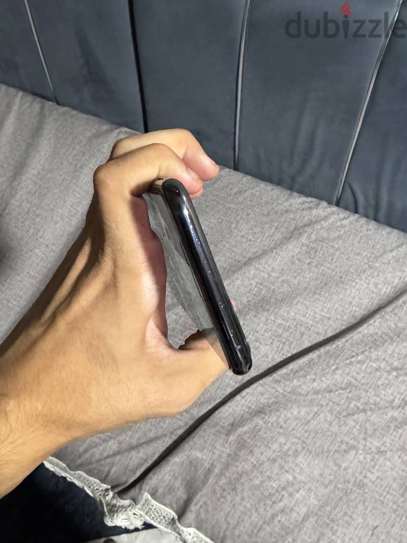 Apple - iPhone 11 Pro Max 4