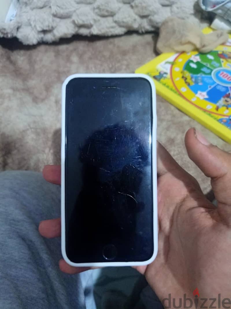 آبل - آيفون اس اي 2