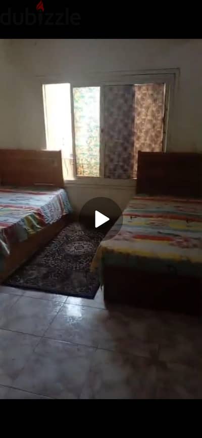 شقة للايجار ٣ غرف مفروش حي الجامعة جانبي سلم بدون اسانسير