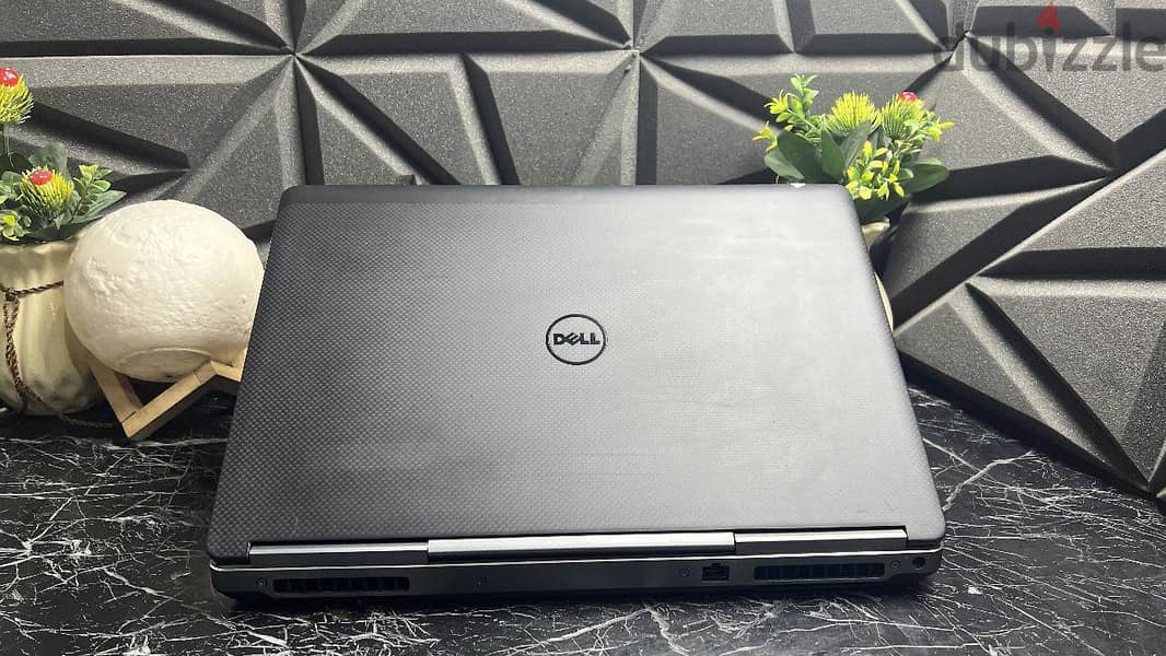 Dell Precision 7720 Workstation 1