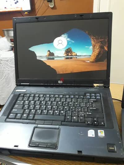 للبيع لاب توب hp مستعمل بحالته عليه وندوز 10 واوفيس 2019 محتاج بطاريه