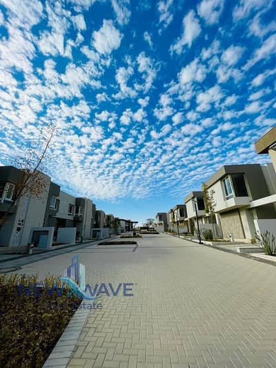 فيلا للبيع -- بالتقسيط -- بالم هيلز -- كومبوند باديه -- مدينه السادس من اكتوبر -- بمساحه 198 متر -- موقع مميز -- نصف تشطيب