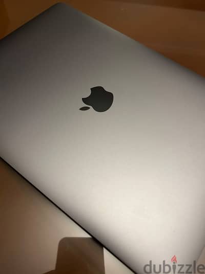 Macbook Air M1 2020 [ No case - No charger ]