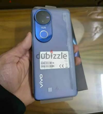 ViVo V 50 5G بحالة المصنع ضمان مصري