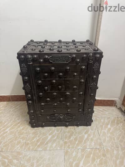 خزنه فرنساوي انتيك