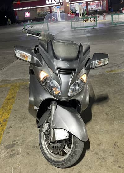 سوزوكي برجمان 650 suzuki burgman