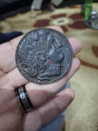 عملة قديمة جدا للتقييم